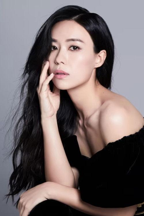 Portrait of actor Rebecca Lim