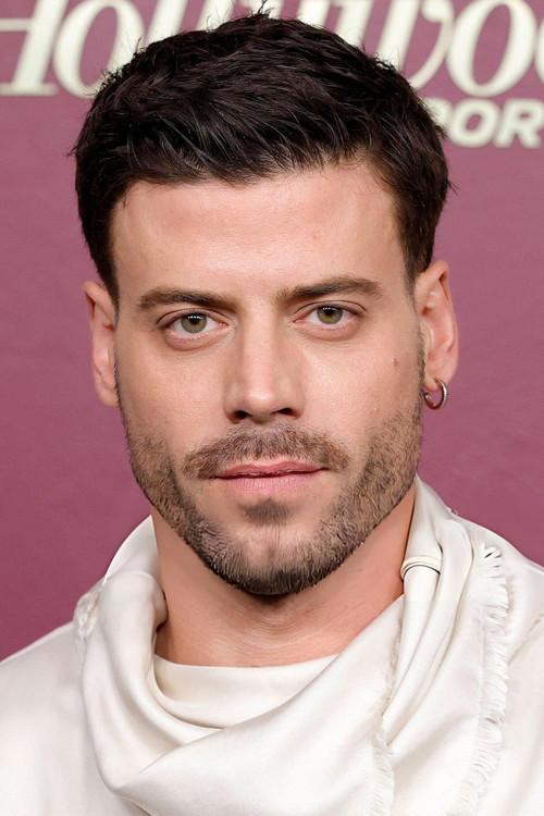 Portrait of actor François Arnaud