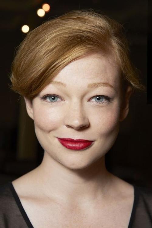 Portrait of actor Sarah Snook