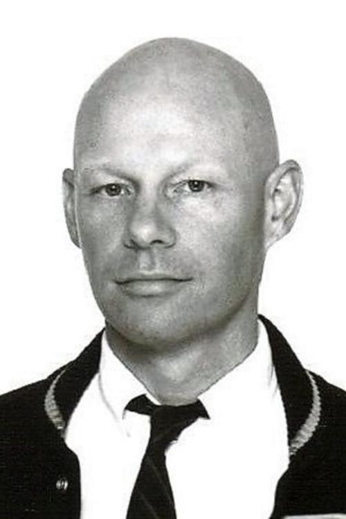 Portrait of actor Mark Bringelson