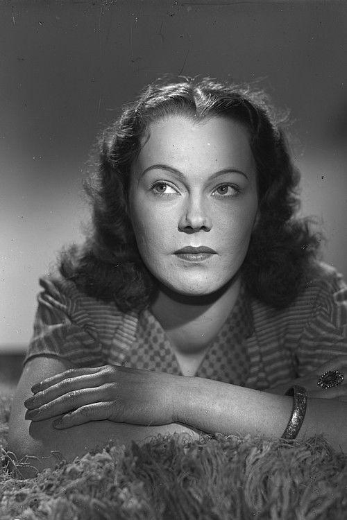 Portrait of actor Mervi Järventaus