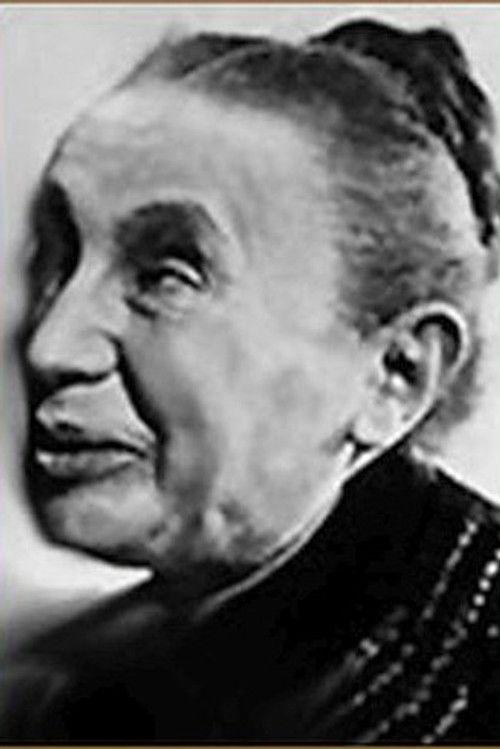 Portrait of actor Emilie Kurz