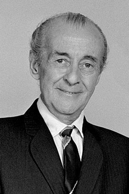 Portrait of actor Liam Dunn