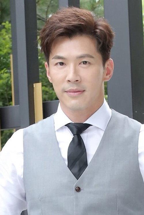 Portrait of actor Huang Shaoqi