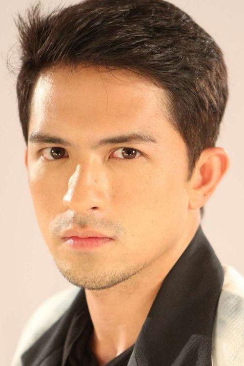 Portrait of actor Dennis Trillo