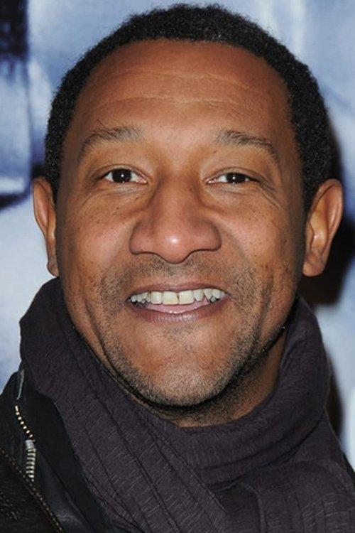 Portrait of actor Édouard Montoute