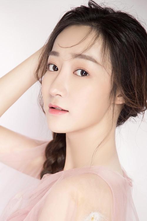 Portrait of actor Yin Qi