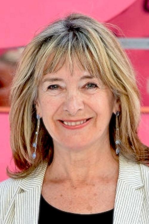 Portrait of actor Julia Deakin