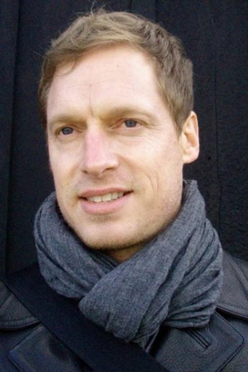 Portrait of actor Scott Thrun