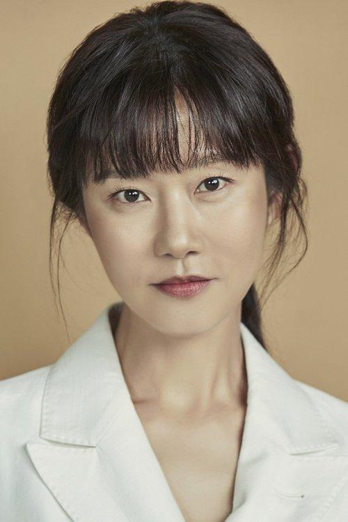 Portrait of actor Heo Ji-na