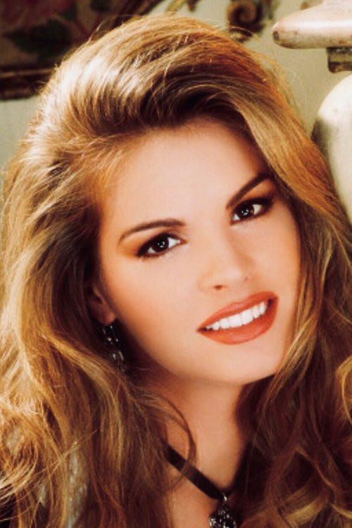 Portrait of actor Julie Lynn Cialini