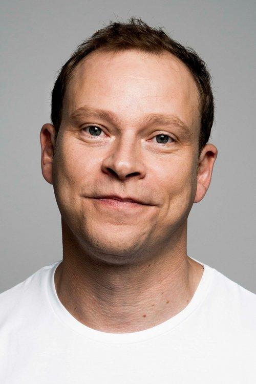 Portrait of actor Robert Webb