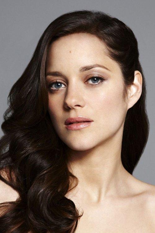 Portrait of actor Marion Cotillard